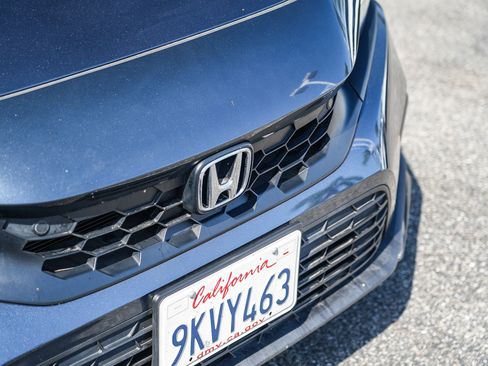 Used 2024 Honda Civic Sport Touring image 3