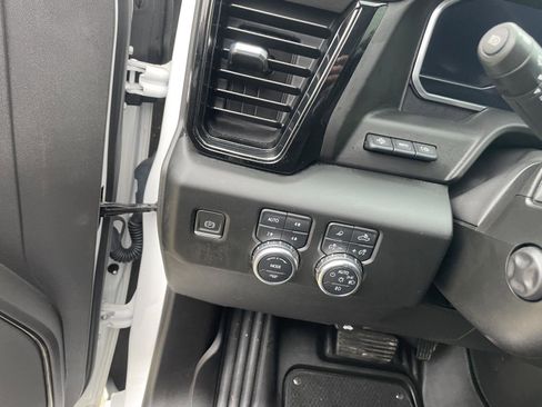 Used 2022 GMC Sierra 1500 AT4 w/ Technology Package image 11