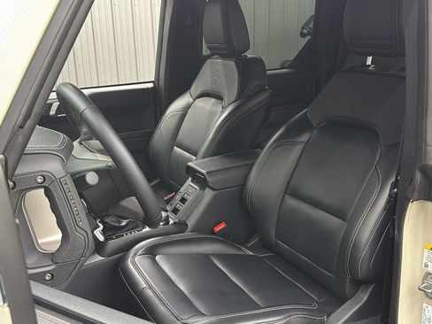 Used 2025 Ford Bronco Outer Banks AWD/4WD image 32
