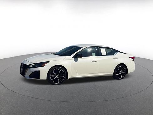 Used 2025 Nissan Altima 2.5 SR image 9