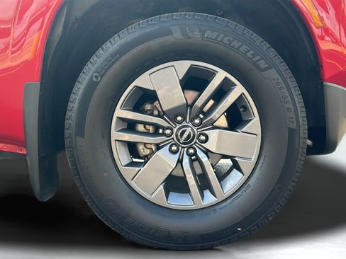 Used 2025 Nissan Frontier SV w/ SV Convenience Package RWD image 29