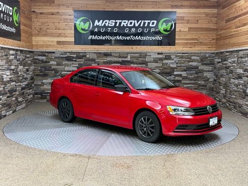 Used 2015 Volkswagen Jetta S image 2