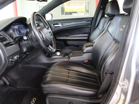 Used 2017 Chrysler 300 S AWD/4WD image 30