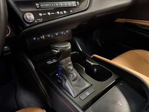 Used 2023 Lexus ES 350 w/ Premium Package FWD image 18