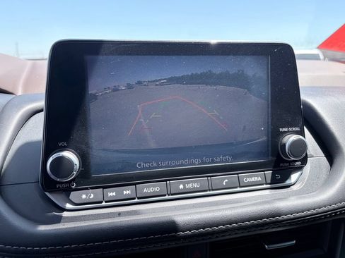 Used 2023 Nissan Rogue S FWD image 17