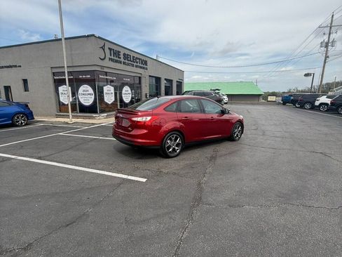 Used 2014 Ford Focus SE w/ Equipment Group 201A image 16