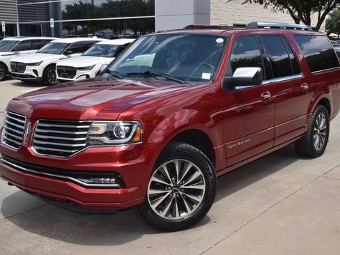 Used 2017 Lincoln Navigator L Select AWD/4WD image 42