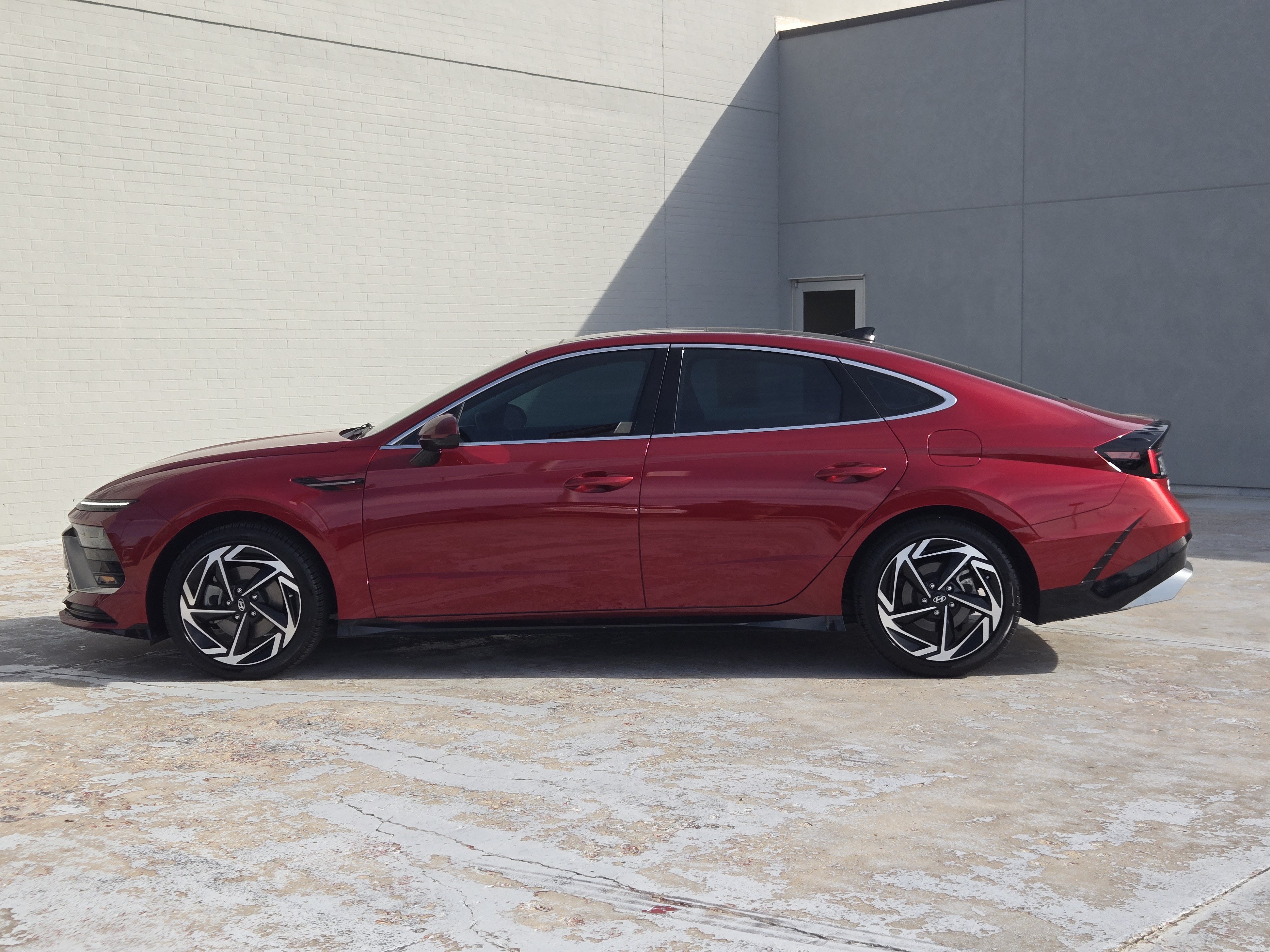 Used 2024 Hyundai Sonata SEL w/ Convenience Package FWD image 5