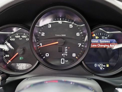 Used 2019 Porsche 718 Cayman RWD image 14