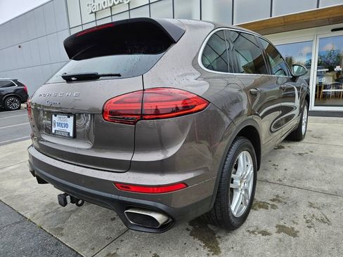 Used 2016 Porsche Cayenne AWD/4WD image 5