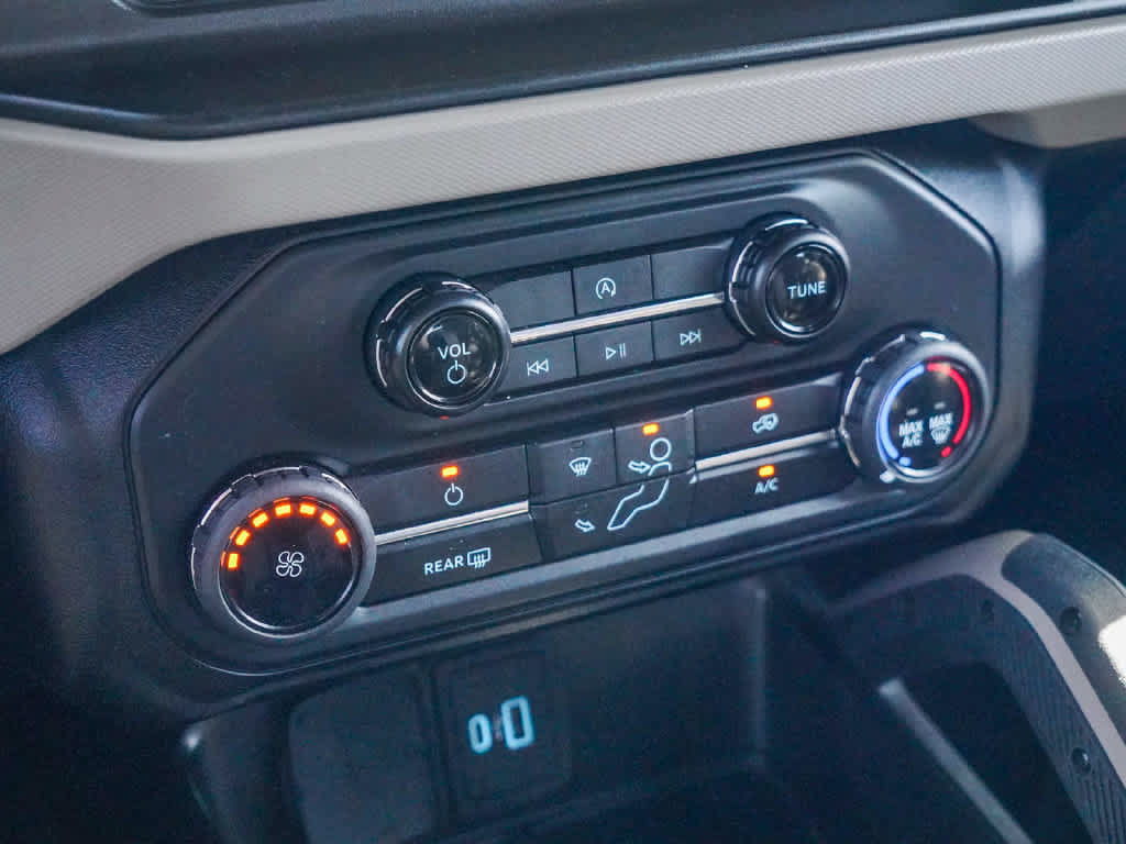 Used 2022 Ford Bronco Big Bend w/ Sasquatch Package AWD/4WD image 21