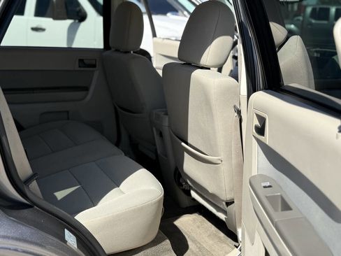 Used 2010 Ford Escape XLT image 7