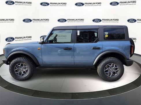 New 2025 Ford Bronco Badlands image 2