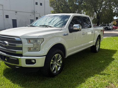 Used 2015 Ford F150 Platinum w/ Equipment Group 701A Luxury AWD/4WD image 2