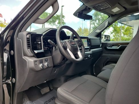 Used 2023 GMC Sierra 1500 Elevation RWD image 9