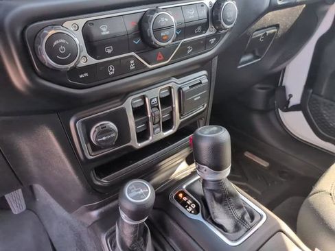 Used 2021 Jeep Wrangler Unlimited Sport AWD/4WD image 24