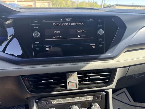 New 2024 Volkswagen Taos SE image 12
