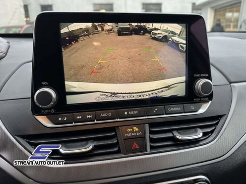 Used 2025 Nissan Altima 2.5 SR image 29