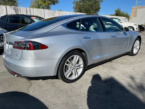 Used 2015 Tesla Model S 85 RWD image 7