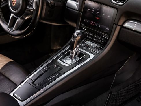 Used 2019 Porsche 718 Cayman RWD image 19