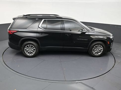 Used 2023 Chevrolet Traverse LT FWD image 18
