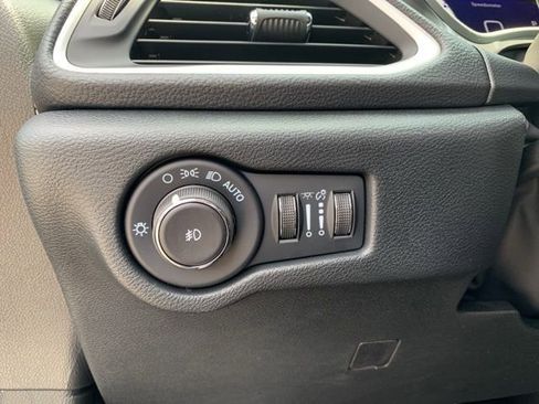 New 2026 Chrysler Pacifica Select image 14