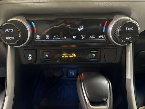 Used 2023 Toyota RAV4 Limited AWD/4WD image 34