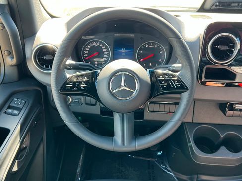 New 2025 Mercedes-Benz Sprinter 2500 image 9