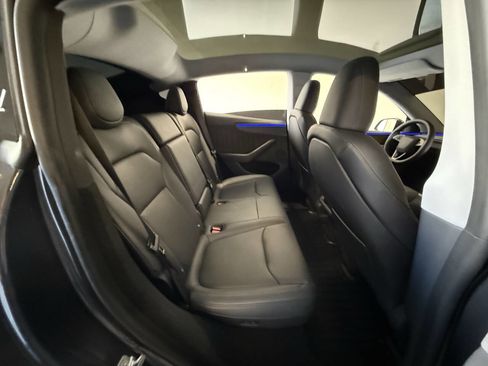 Used 2026 Tesla Model Y Long Range image 17