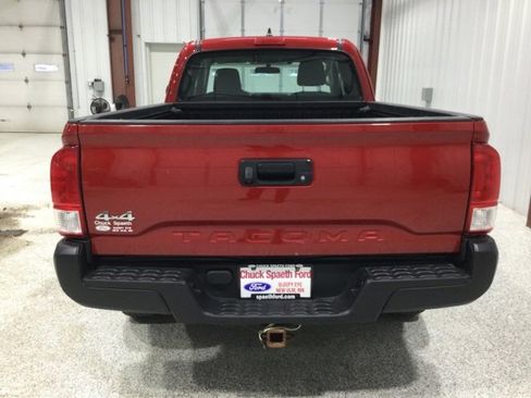 Used 2017 Toyota Tacoma SR image 5