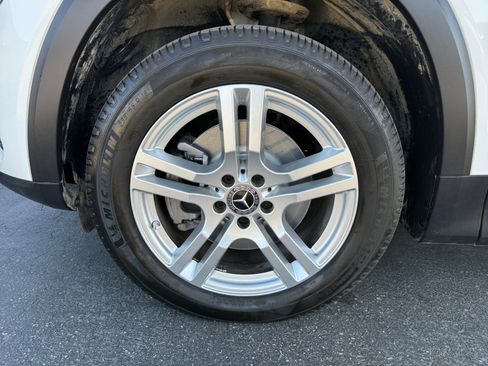 Used 2020 Mercedes-Benz GLB 250 w/ Premium Package image 16