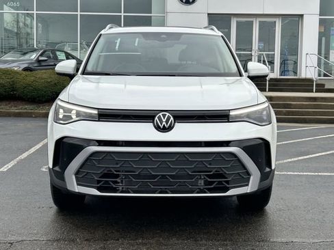 New 2026 Volkswagen Taos SE AWD/4WD image 2