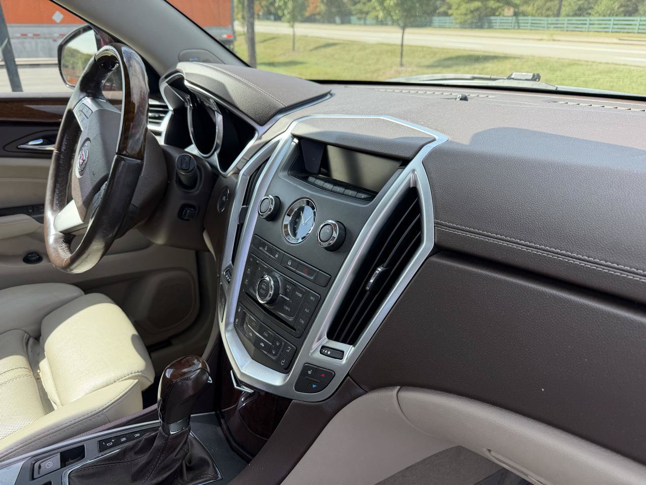 Used 2012 Cadillac SRX Luxury AWD/4WD image 9