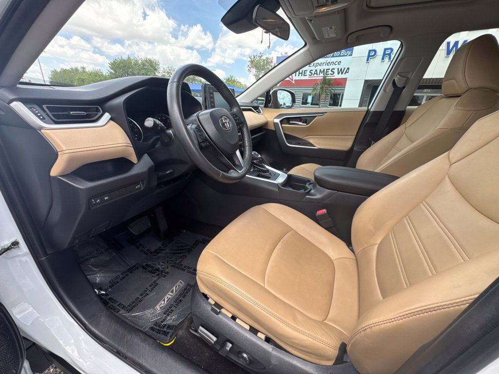 Used 2021 Toyota RAV4 XLE Premium FWD image 12