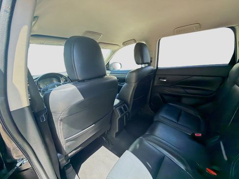 Used 2020 Mitsubishi Outlander SEL AWD/4WD image 23