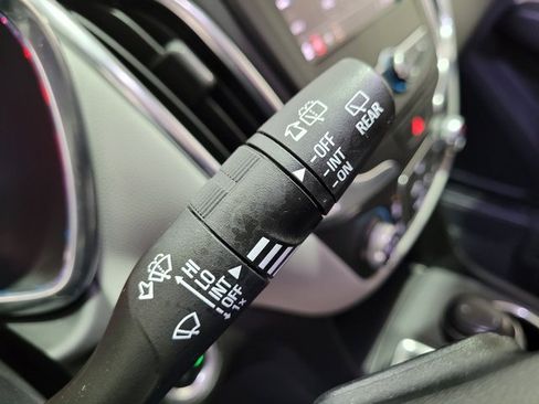 Used 2021 Chevrolet Equinox LT w/ LPO, Floor Liner Package image 42