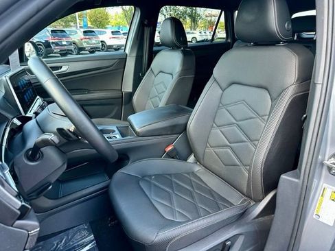 Certified 2025 Volkswagen Atlas Cross Sport SE AWD/4WD image 13
