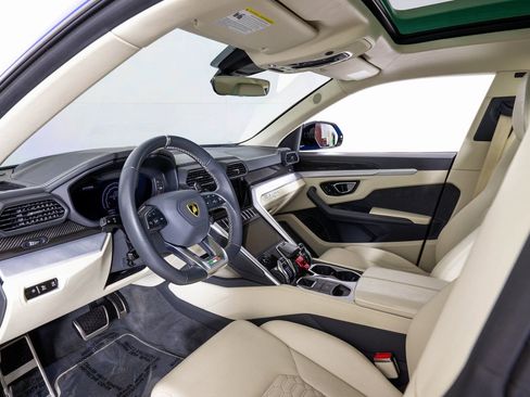 Used 2021 Lamborghini Urus image 10