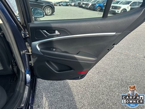 Used 2023 Genesis G70 2.0T image 16