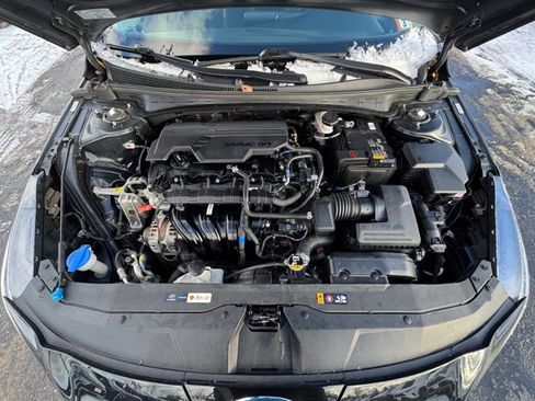 Certified 2022 Hyundai Elantra SEL image 28