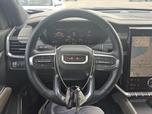 Used 2026 GMC Acadia Elevation w/ Elevation Premium Package FWD image 5