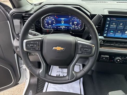 New 2025 Chevrolet Silverado 1500 LT image 15