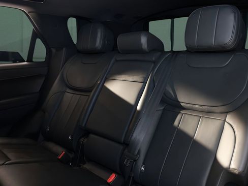 Used 2023 Land Rover Range Rover Sport SE Dynamic image 11