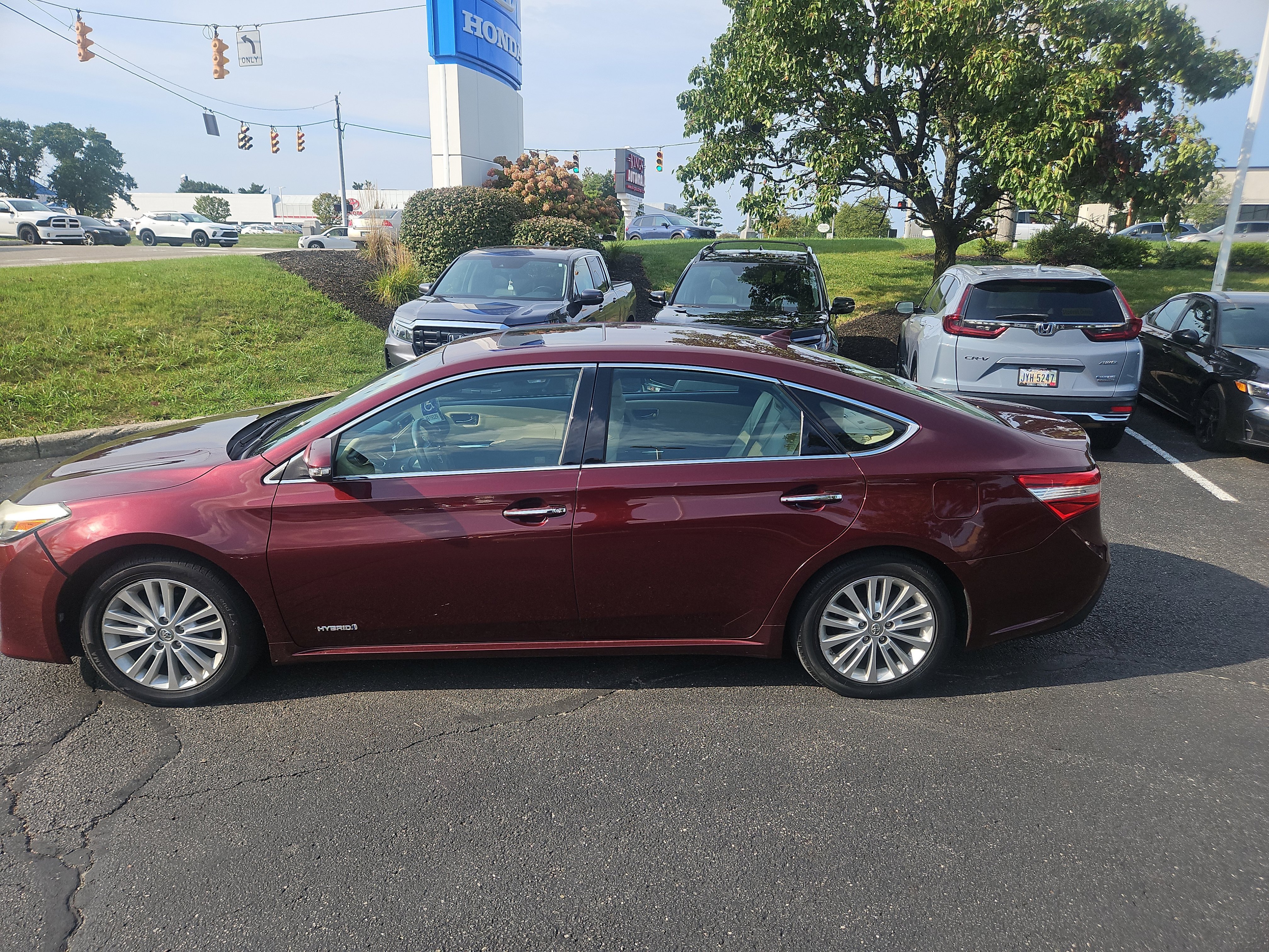 Used 2014 Toyota Avalon Limited FWD image 9