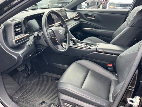 Used 2025 Toyota Crown Signia AWD/4WD image 7
