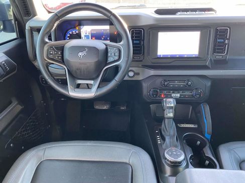 Used 2023 Ford Bronco Black Diamond image 10