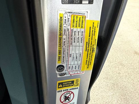 Used 2015 Toyota Sienna LE image 61