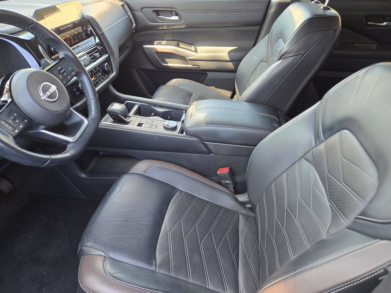 Used 2023 Nissan Pathfinder Platinum w/ Cargo Package AWD/4WD image 14