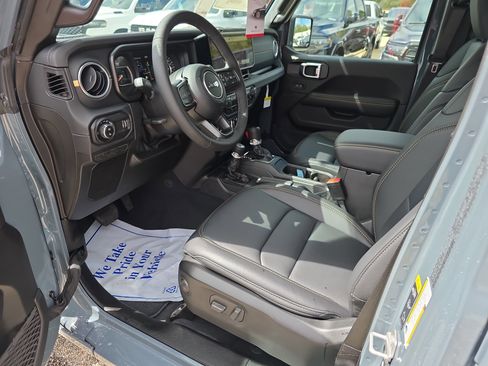 New 2026 Jeep Gladiator Sport image 10