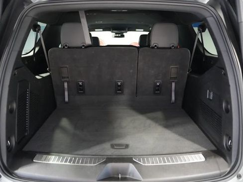 Used 2025 Chevrolet Suburban Z71 AWD/4WD image 10
